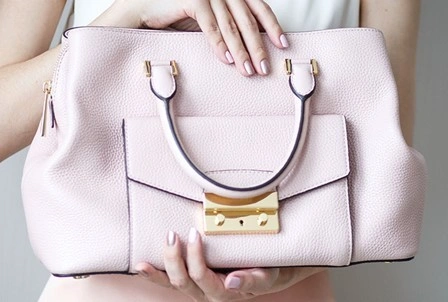 Bag merah jambu
