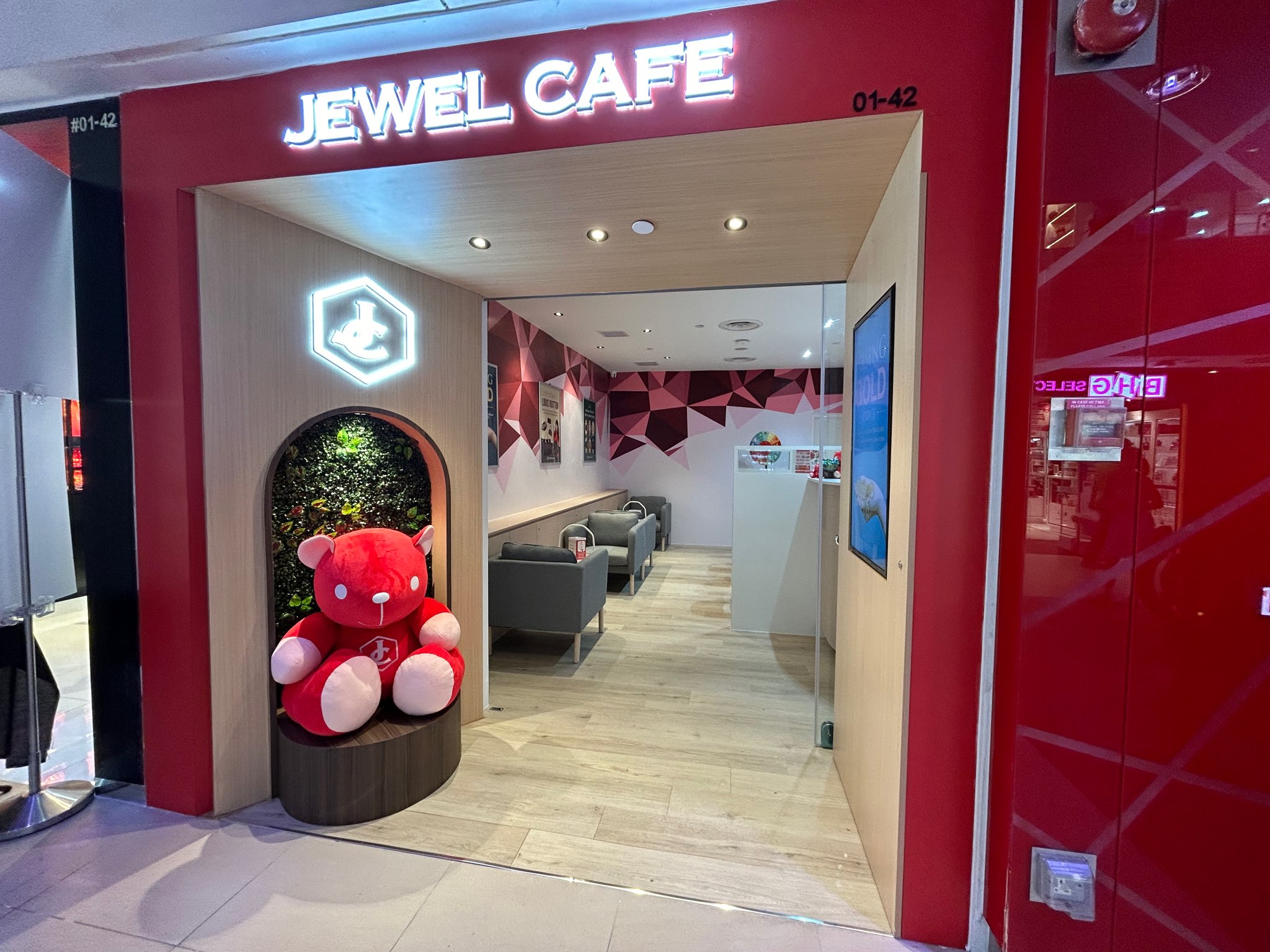Jewel Cafe Junction 8 outside view